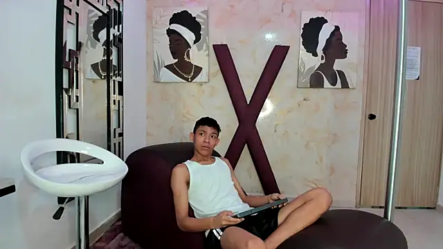 SKINNY BOYXXX online show from April 2026 07:20:02 AM