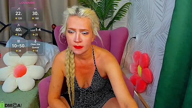 Snapshot of Ledi_Luna chatting on June 2026 08:38:01 AM Ledi Luna online show from June 2026 08:38:01 AM