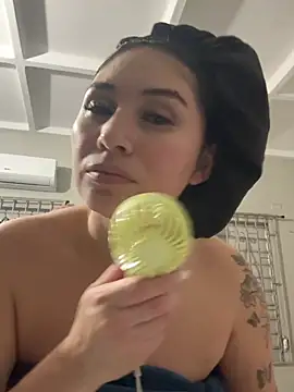 Holy Desiree online show from April 2026 07:39:01 AM