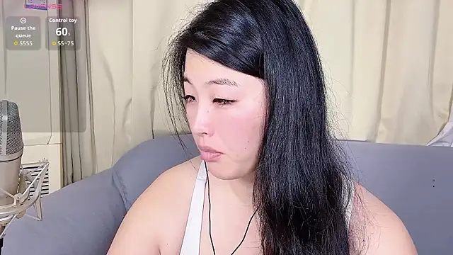 Tavie1744 online show from April 2026 11:10:01 PM