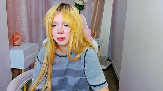 Snapshot of Edna_Martin chatting on May 2026 01:14:01 AM Edna Martin online show from May 2026 01:14:01 AM