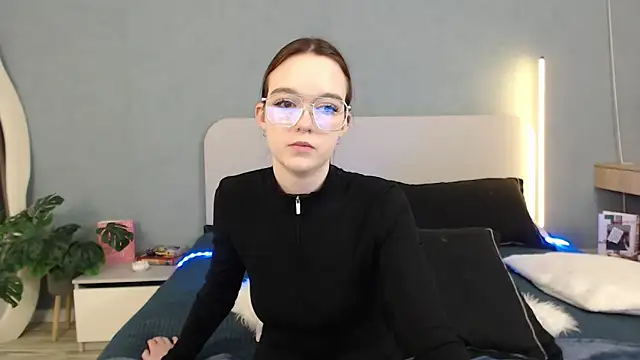 SunyLily online show from April 2026 06:02:01 AM