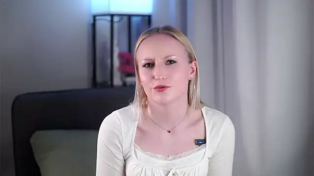 CatarinaGulla online show from March 2026 01:04:01 PM