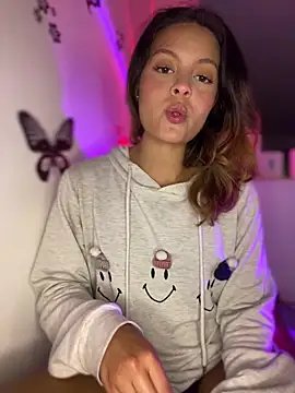 Snapshot of Ame_Desire chatting on March 2026 11:41:01 PM Ame Desire online show from March 2026 11:41:01 PM