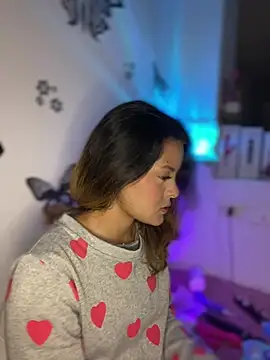 Snapshot of Ame_Desire chatting on March 2026 11:33:01 PM Ame Desire online show from March 2026 11:33:01 PM