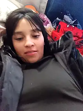 Snapshot of Candy-Blu chatting on April 2026 09:32:01 PM Candy-Blu online show from April 2026 09:32:01 PM