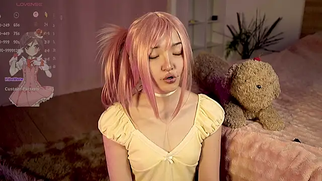 Linhmew online show from July 2026 09:32:02 PM
