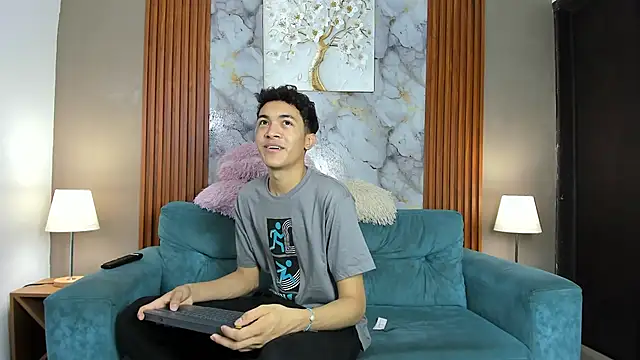 SKYN MAN online show from April 2026 01:10:02 AM