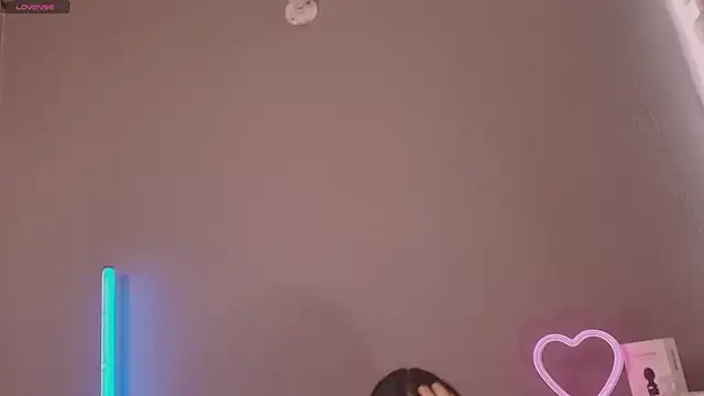 Im Elaris online show from April 2026 02:33:01 PM