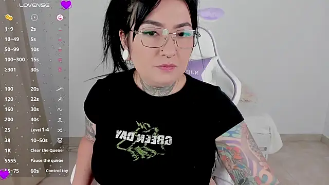 heeyy kitty online show from April 2026 02:47:01 PM