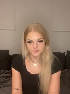 Snapshot of Luna-Noire chatting on March 2026 08:15:02 PM Luna-Noire online show from March 2026 08:15:02 PM