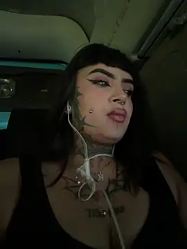 Snapshot of LauriInk1 chatting on April 2026 05:10:01 PM LauriInk1 online show from April 2026 05:10:01 PM