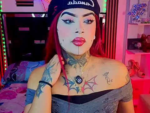 Snapshot of LauriInk1 chatting on April 2026 07:47:02 PM LauriInk1 online show from April 2026 07:47:02 PM