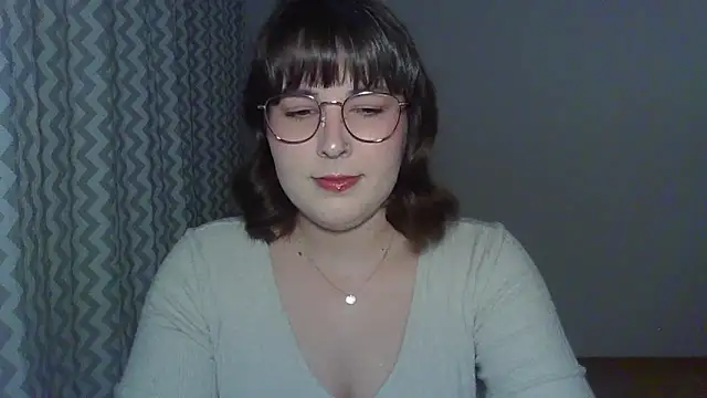 Snapshot of ClaraHard chatting on April 2026 05:29:01 PM ClaraHard online show from April 2026 05:29:01 PM