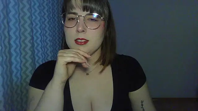 Snapshot of ClaraHard chatting on April 2026 04:56:02 PM ClaraHard online show from April 2026 04:56:02 PM