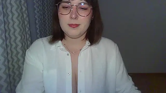 Snapshot of ClaraHard chatting on April 2026 05:20:02 PM ClaraHard online show from April 2026 05:20:02 PM
