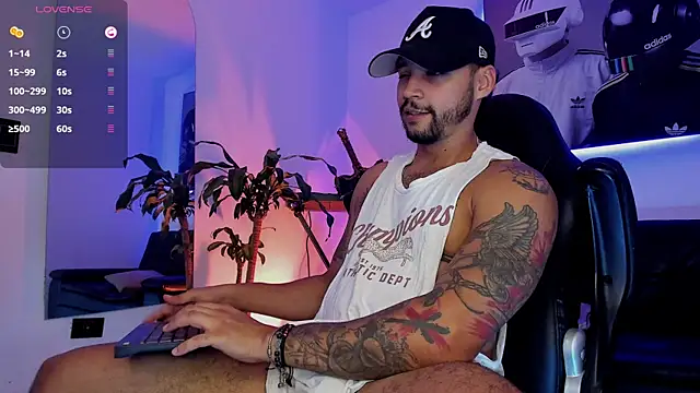 Snapshot of NikoHank_ chatting on July 2026 05:33:01 AM NikoHank online show from July 2026 05:33:01 AM