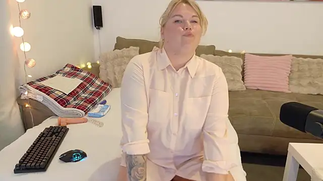 Snapshot of Jolina_Juice chatting on April 2026 05:51:02 AM Jolina Juice online show from April 2026 05:51:02 AM