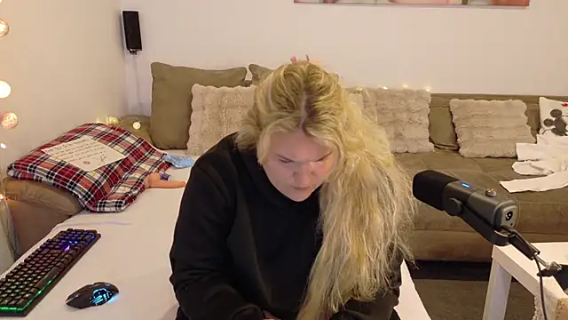 Snapshot of Jolina_Juice chatting on April 2026 05:45:02 AM Jolina Juice online show from April 2026 05:45:02 AM