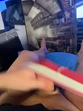 MatthewEmme2121 online show from April 2026 10:01:02 PM