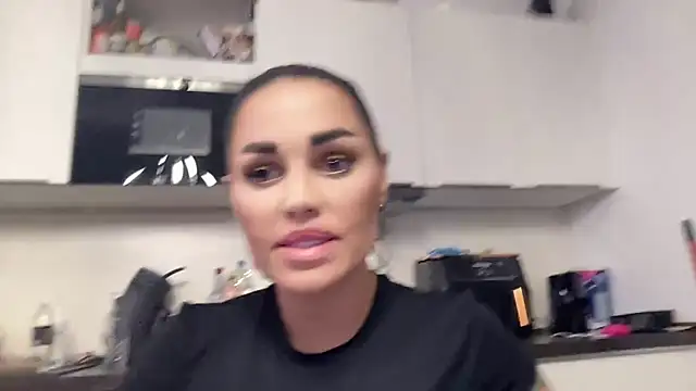 Snapshot of AMBER_HARD chatting on March 2026 11:00:02 PM AMBER HARD online show from March 2026 11:00:02 PM