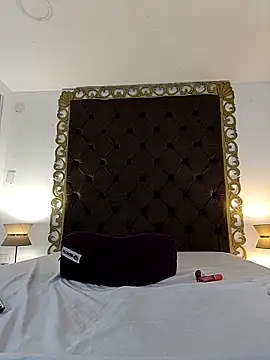 Snapshot of AriaMontes chatting on April 2026 11:47:02 AM AriaMontes online show from April 2026 11:47:02 AM