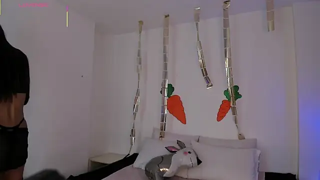 Snapshot of Eve-01 chatting on April 2026 07:44:01 PM Eve-01 online show from April 2026 07:44:01 PM