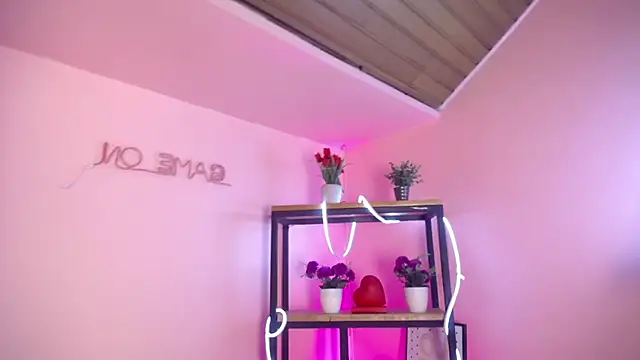 Snapshot of Nami_Velle chatting on April 2026 01:16:01 PM Nami Velle online show from April 2026 01:16:01 PM