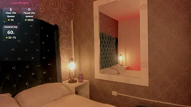 CoralineRed online show from April 2026 11:11:02 PM