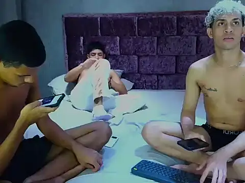 Wild Squad online show from April 2026 12:52:02 AM