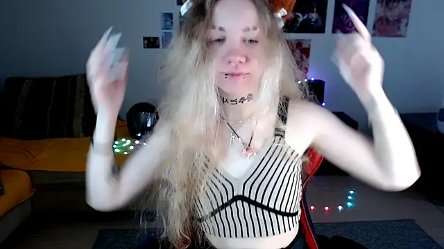 Nica Kawaii online show from May 2026 10:09:02 AM