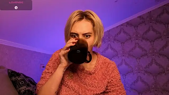 Blond ice online show from April 2026 08:53:01 PM