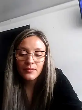 Snapshot of CynthiaMore chatting on May 2026 04:13:02 PM CynthiaMore online show from May 2026 04:13:02 PM