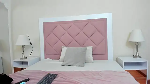 Snapshot of CynthiaMore chatting on May 2026 08:49:02 PM CynthiaMore online show from May 2026 08:49:02 PM