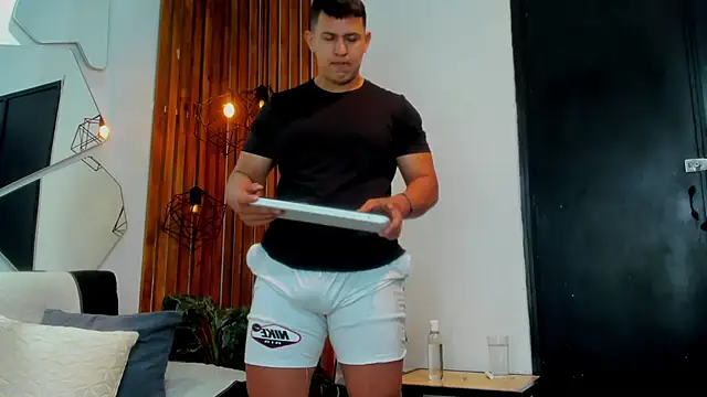 Snapshot of RomanCroft chatting on April 2026 11:54:02 AM RomanCroft online show from April 2026 11:54:02 AM