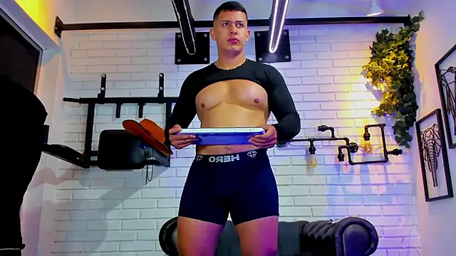 Snapshot of RomanCroft chatting on April 2026 07:32:01 PM RomanCroft online show from April 2026 07:32:01 PM