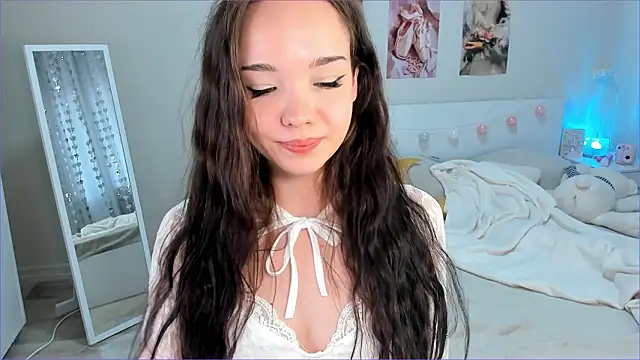 Milly Lane online show from March 2026 03:19:02 AM