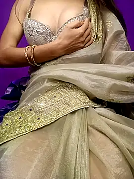 Snapshot of Yours_dannyy chatting on April 2026 02:20:01 AM Yours dannyy online show from April 2026 02:20:01 AM