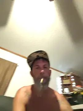 Hootie421 online show from April 2026 01:05:01 AM