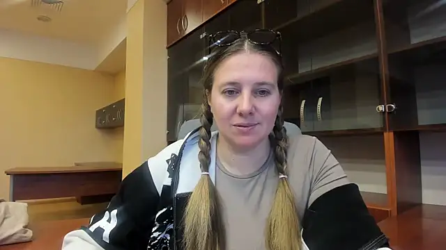 Nionelly online show from April 2026 09:07:01 AM