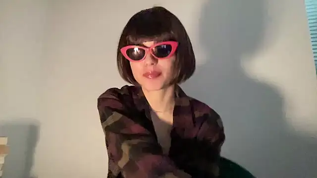 Snapshot of SlowVenomXX chatting on April 2026 10:27:01 AM SlowVenomXX online show from April 2026 10:27:01 AM