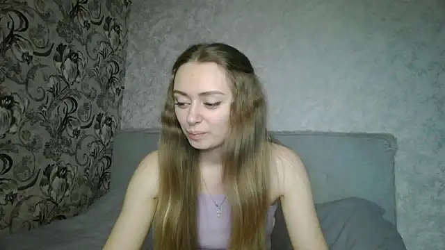 MysticGlimmer online show from April 2026 01:42:02 PM