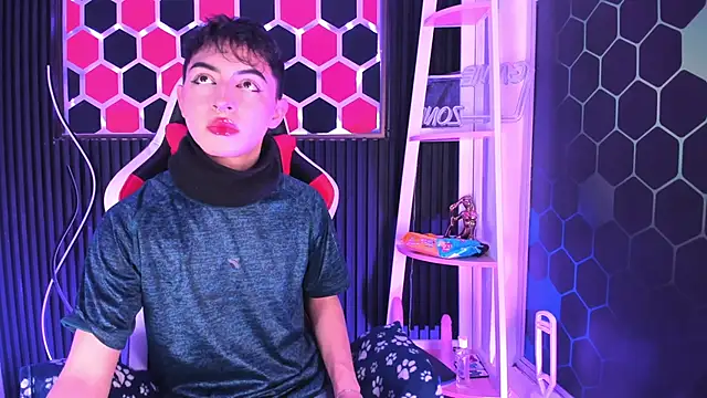 Cristopher Wild online show from May 2026 08:07:01 PM