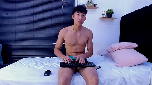Snapshot of angel_boy02 chatting on May 2026 10:47:01 PM angel boy02 online show from May 2026 10:47:01 PM