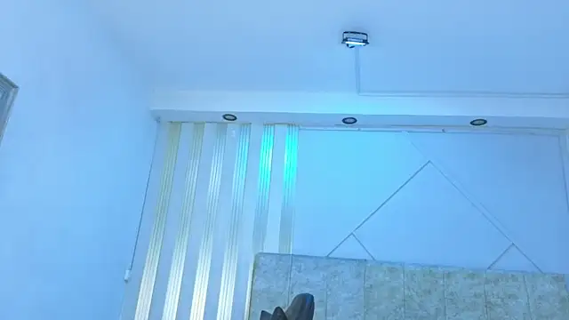 j belle  online show from April 2026 06:10:01 PM