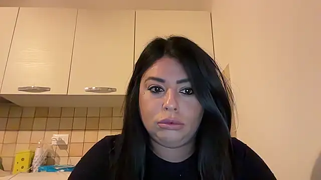 Snapshot of giaduzza chatting on April 2026 03:35:01 PM giaduzza online show from April 2026 03:35:01 PM