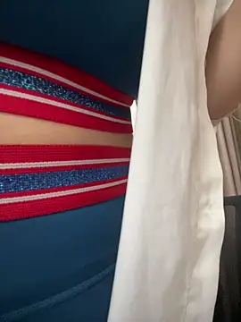 Yolanda9 online show from April 2026 12:30:01 AM