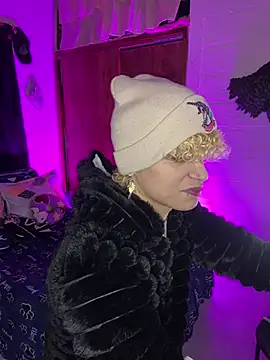 Lucke Ccollins online show from April 2026 07:12:01 AM