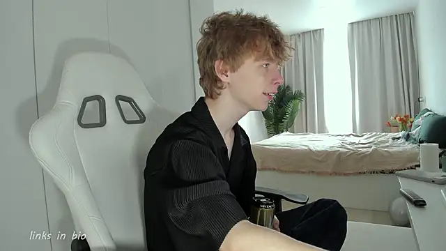 Wawesuc online show from March 2026 03:54:01 AM