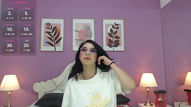 YayaQueen online show from April 2026 12:53:02 PM